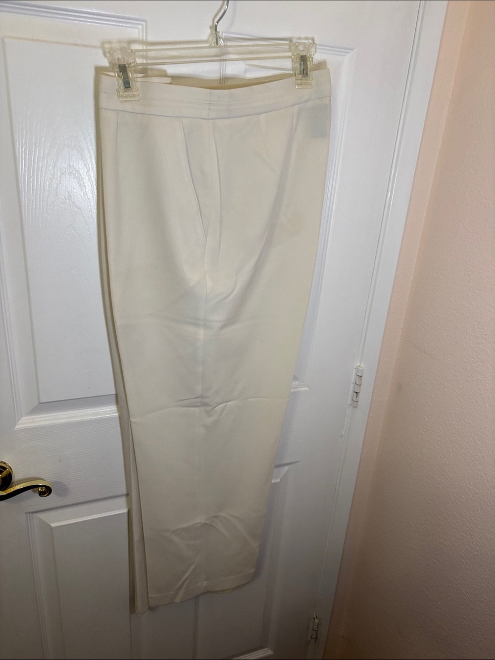 Avenue Ivory/Light Cream Skirt with Satin Lining